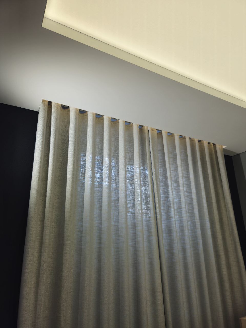 Световое окно с контурным засветом